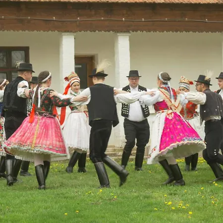 Daire Palocfoeldi Menedek Kazar